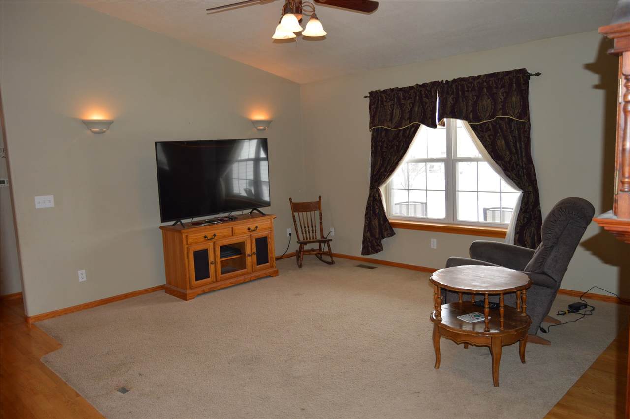 https://bt-photos.global.ssl.fastly.net/cedarrapids/1280_boomver_1_2601947-2.jpg