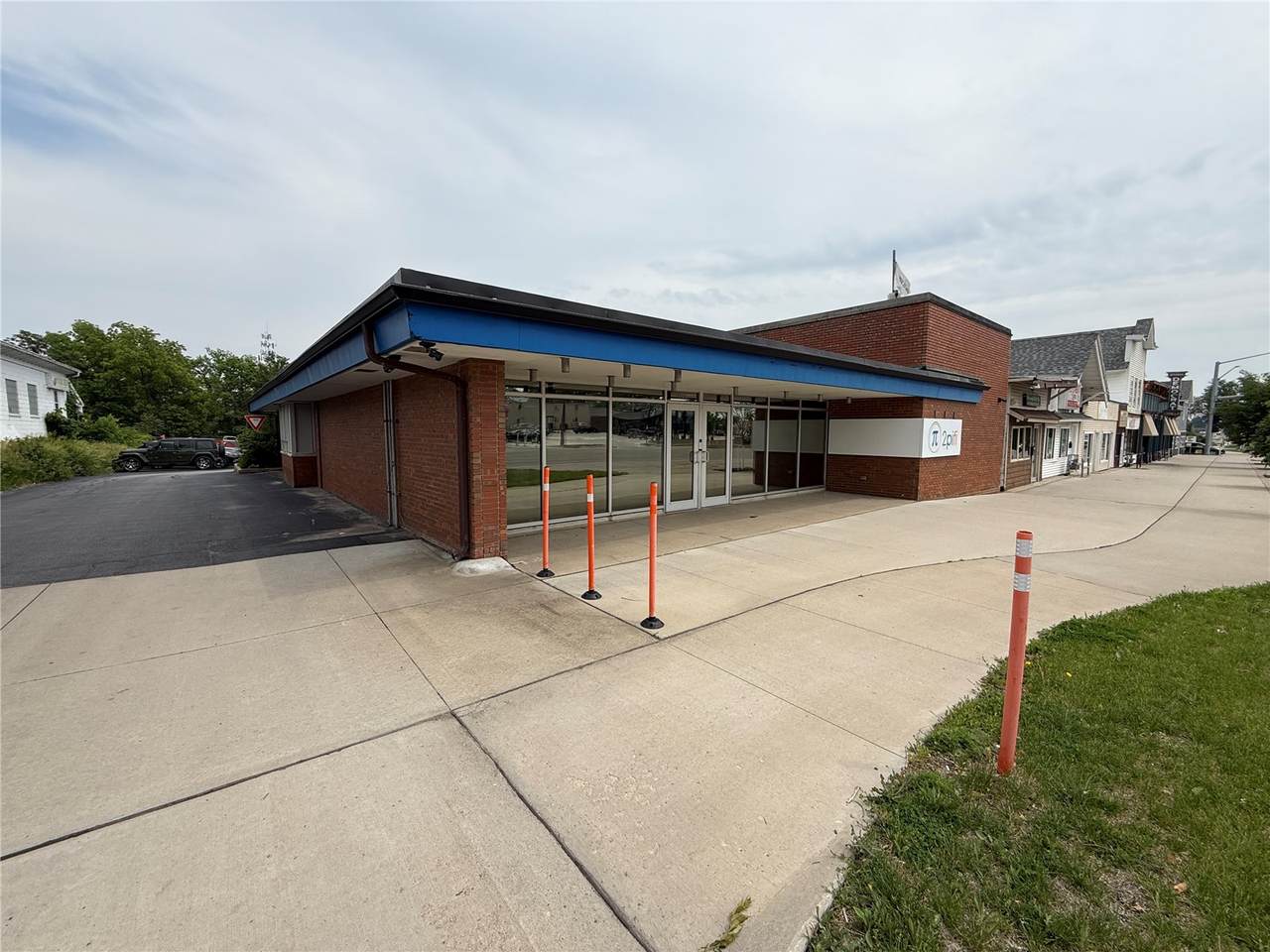 https://bt-photos.global.ssl.fastly.net/cedarrapids/1280_boomver_1_2602029-2.jpg