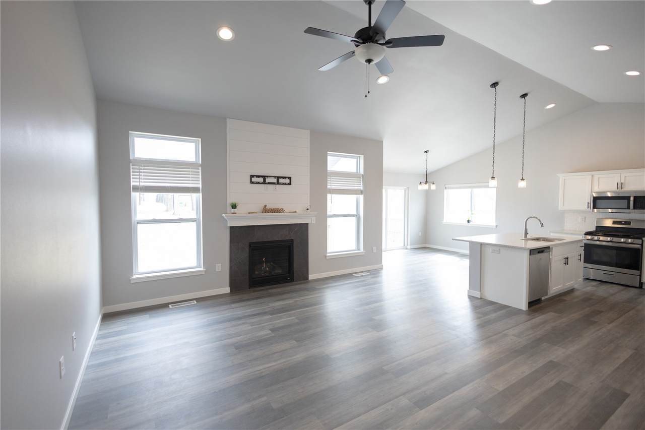 https://bt-photos.global.ssl.fastly.net/cedarrapids/1280_boomver_1_2602077-2.jpg