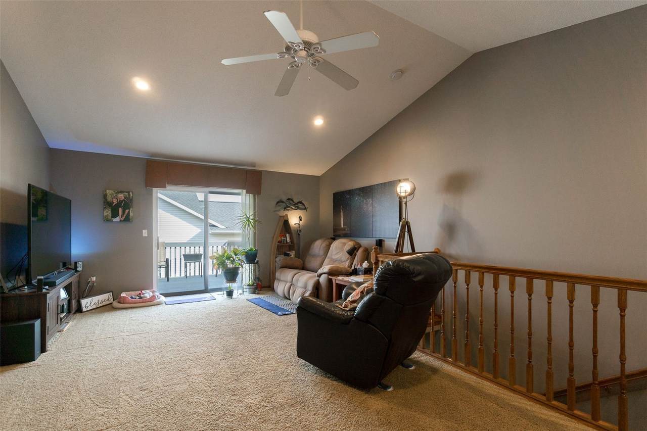 https://bt-photos.global.ssl.fastly.net/cedarrapids/1280_boomver_1_2602080-2.jpg
