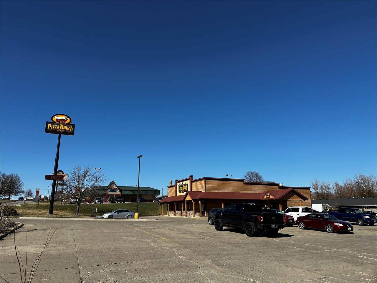 https://bt-photos.global.ssl.fastly.net/cedarrapids/1280_boomver_1_2602108-2.jpg