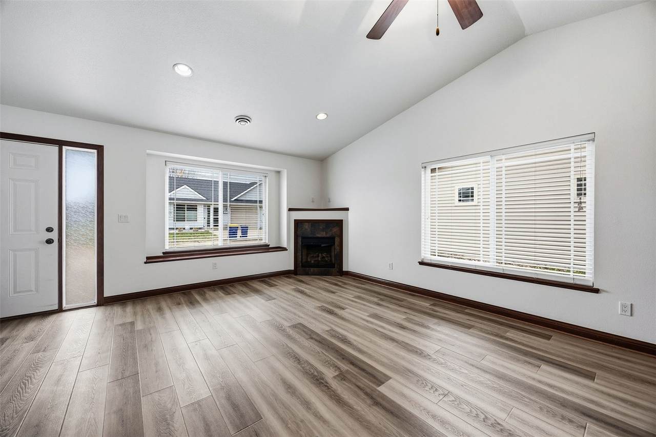 https://bt-photos.global.ssl.fastly.net/cedarrapids/1280_boomver_1_2602200-2.jpg