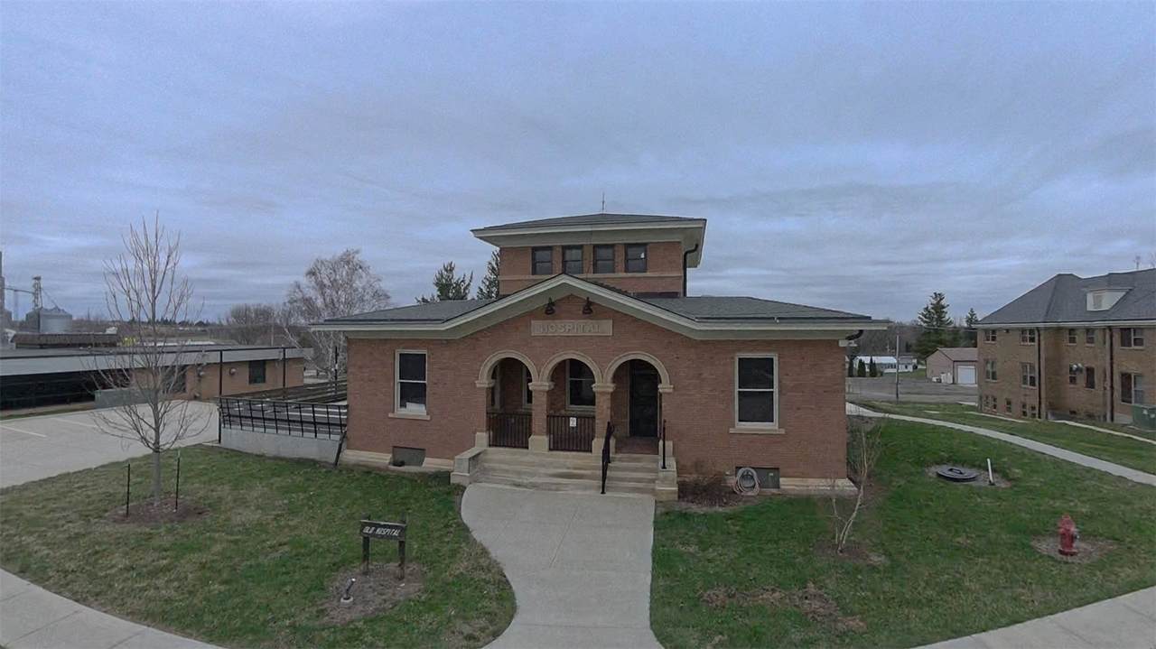 https://bt-photos.global.ssl.fastly.net/cedarrapids/1280_boomver_1_2602219-2.jpg