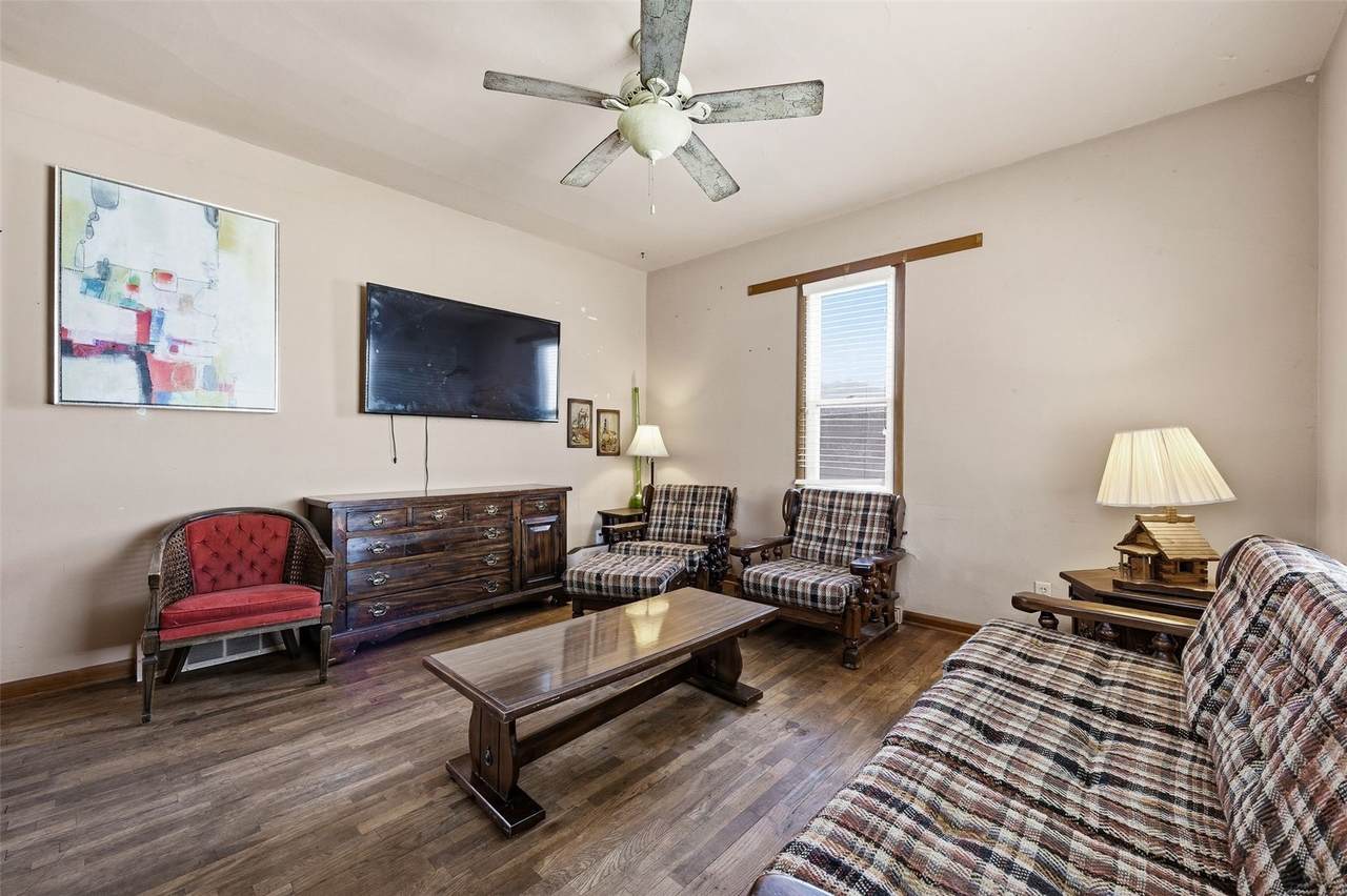https://bt-photos.global.ssl.fastly.net/cedarrapids/1280_boomver_1_2602229-2.jpg