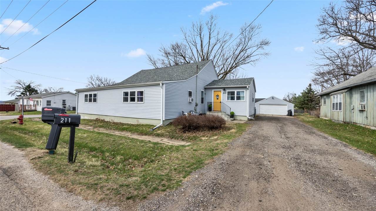 211 Brush Avenue - Photo 1