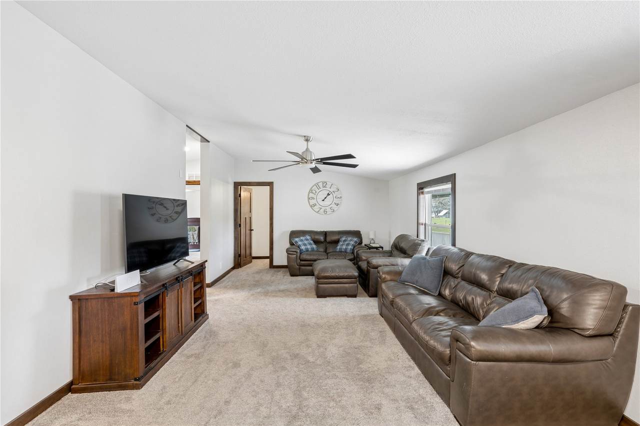 https://bt-photos.global.ssl.fastly.net/cedarrapids/1280_boomver_1_2602310-2.jpg