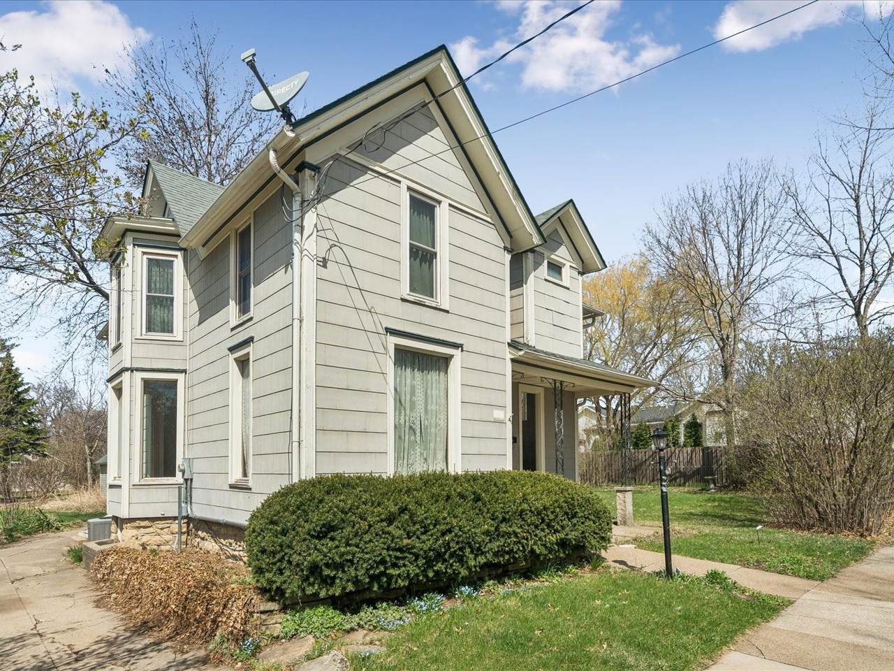https://bt-photos.global.ssl.fastly.net/cedarrapids/1280_boomver_1_2602377-2.jpg