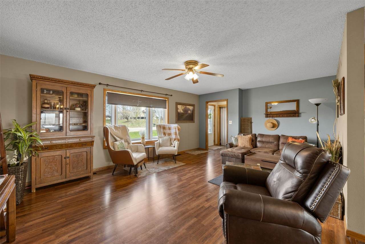 https://bt-photos.global.ssl.fastly.net/cedarrapids/1280_boomver_1_2602401-2.jpg