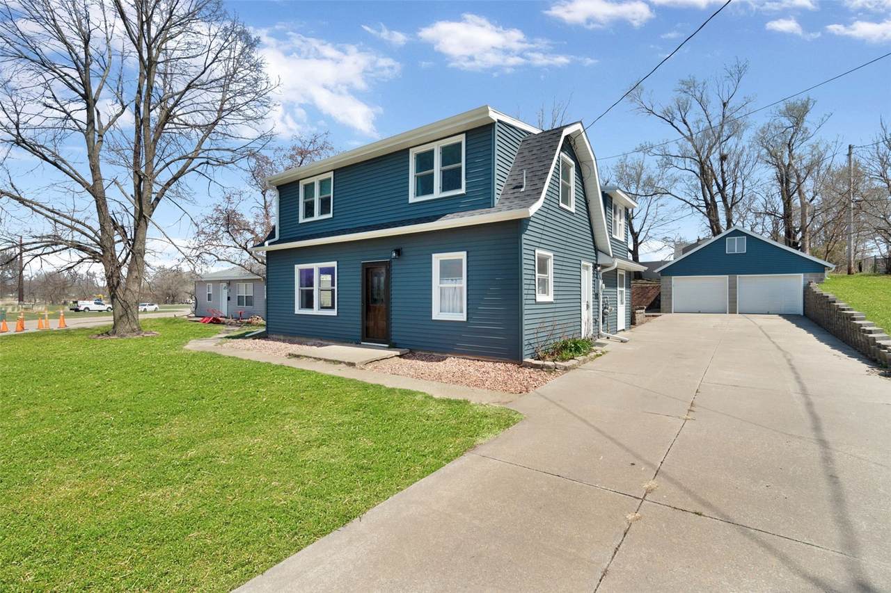 https://bt-photos.global.ssl.fastly.net/cedarrapids/1280_boomver_1_2602429-2.jpg