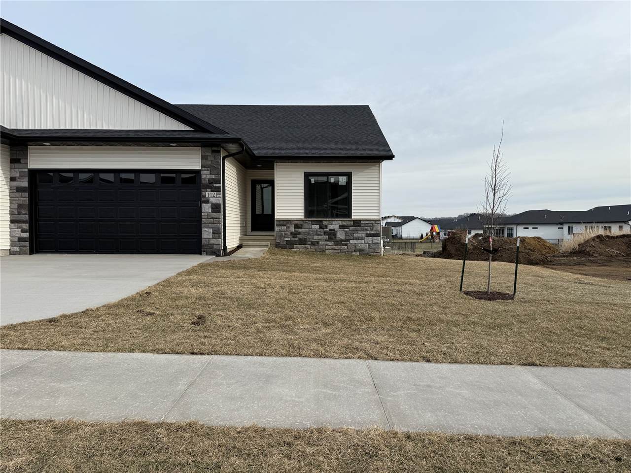 102 Kinsey Street - Photo 1