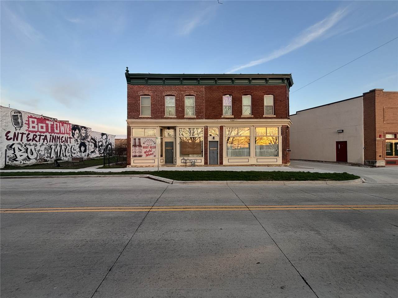 https://bt-photos.global.ssl.fastly.net/cedarrapids/1280_boomver_1_2602504-2.jpg