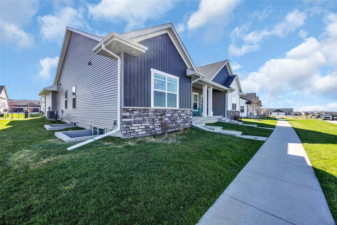 https://bt-photos.global.ssl.fastly.net/cedarrapids/1280_boomver_1_2602516-2.jpg