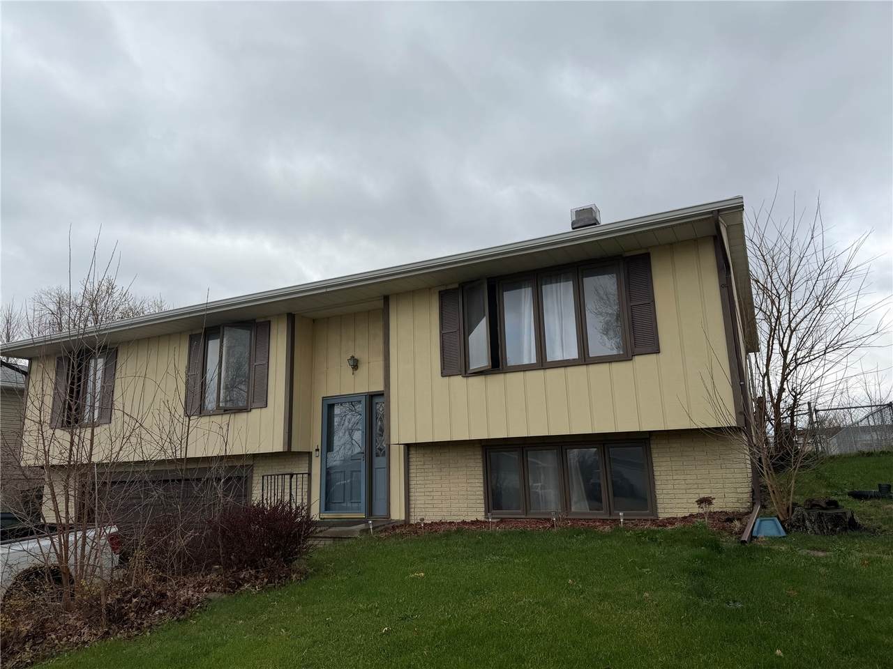 3419 Sue Lane - Photo 1