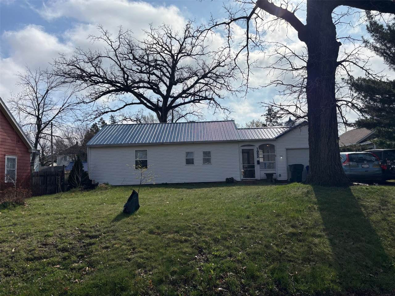 1052 Daniels Street - Photo 1