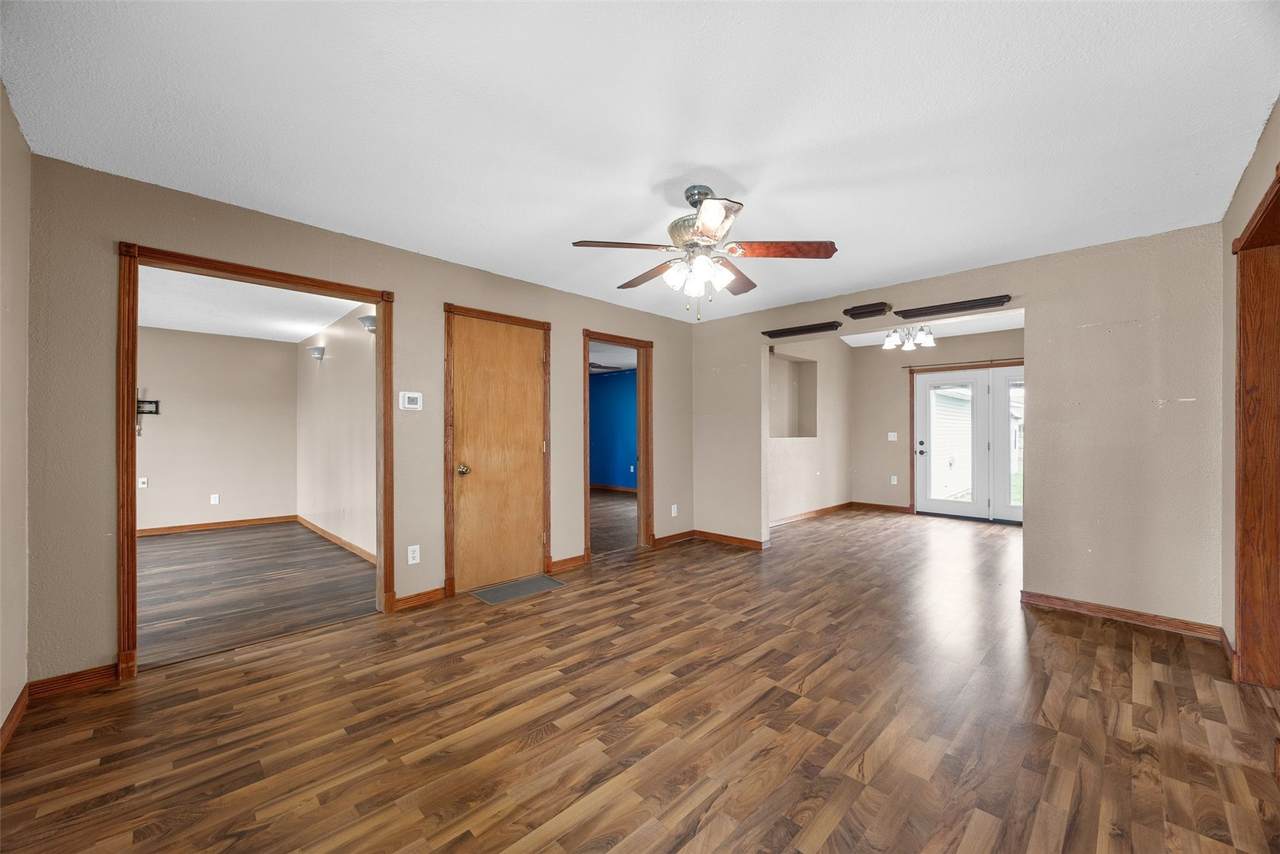 https://bt-photos.global.ssl.fastly.net/cedarrapids/1280_boomver_1_2602597-2.jpg