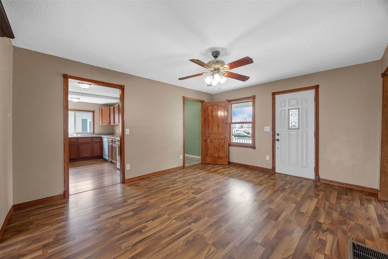 https://bt-photos.global.ssl.fastly.net/cedarrapids/1280_boomver_1_2602597-2.jpg