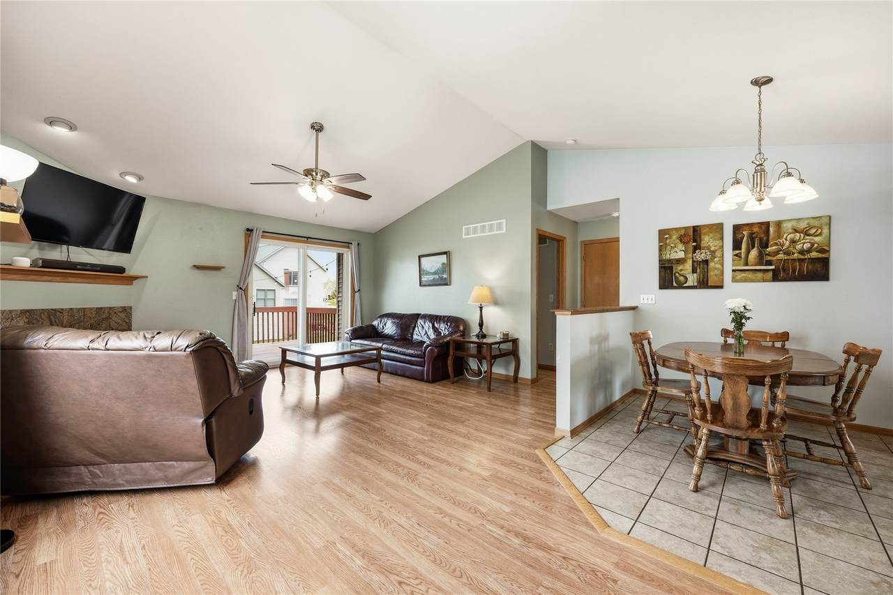 https://bt-photos.global.ssl.fastly.net/cedarrapids/1280_boomver_1_2602625-2.jpg