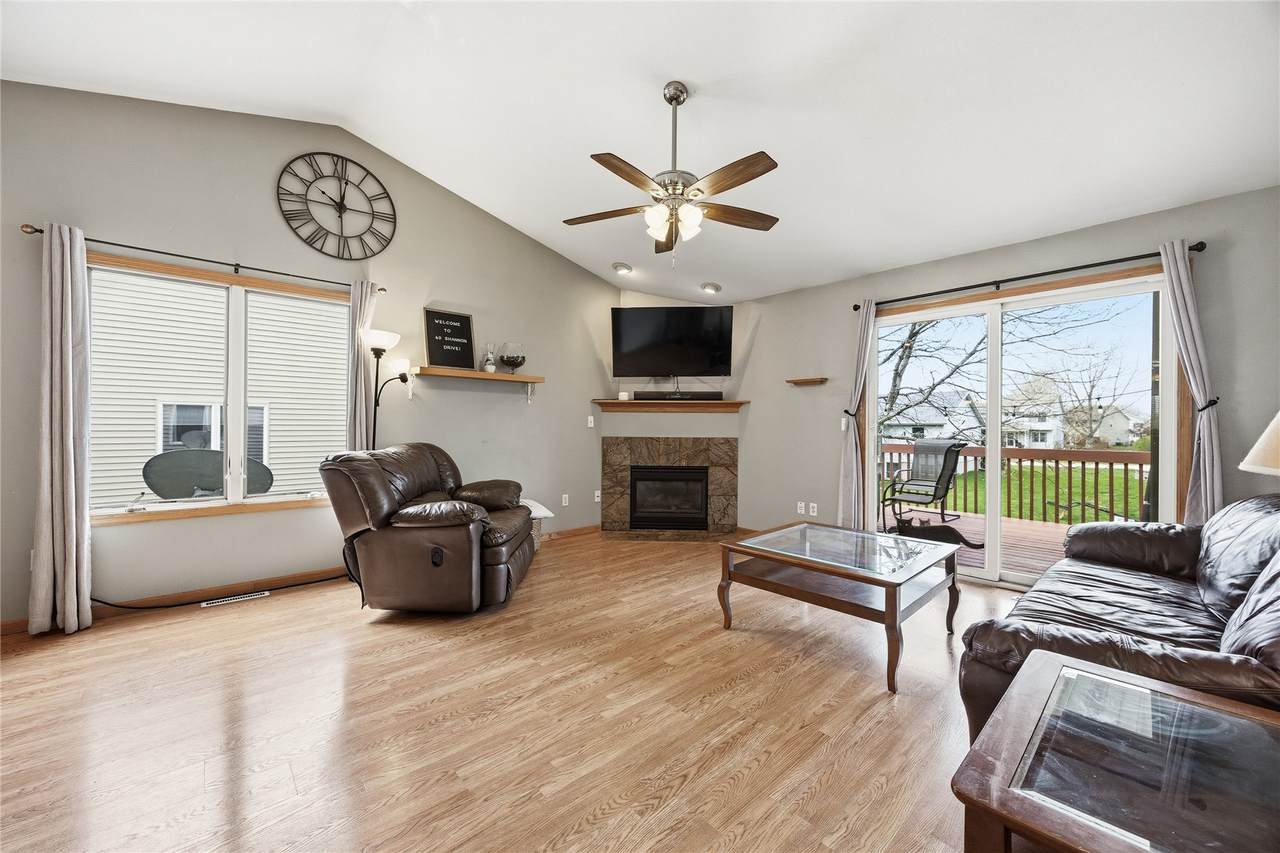 https://bt-photos.global.ssl.fastly.net/cedarrapids/1280_boomver_1_2602625-2.jpg