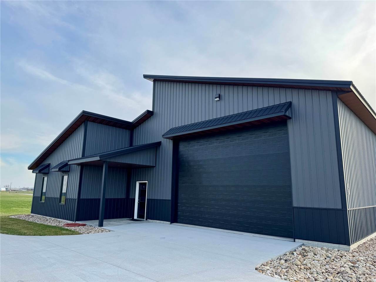 530 Aircom Drive - Photo 1