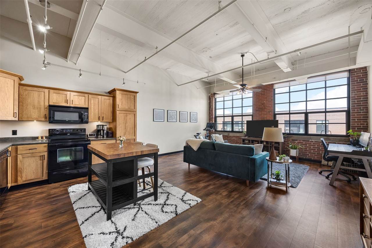 905 3rd Street - Photo 1