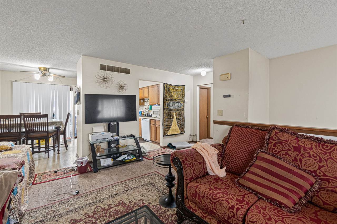https://bt-photos.global.ssl.fastly.net/cedarrapids/1280_boomver_1_2602756-2.jpg