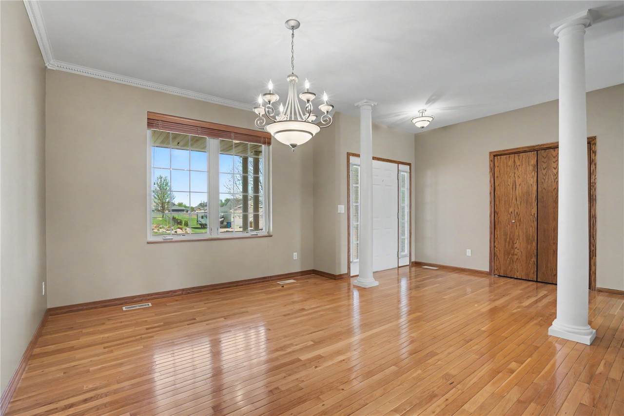 https://bt-photos.global.ssl.fastly.net/cedarrapids/1280_boomver_1_2602773-2.jpg