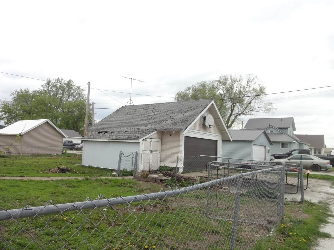 https://bt-photos.global.ssl.fastly.net/cedarrapids/1280_boomver_1_2602842-2.jpg