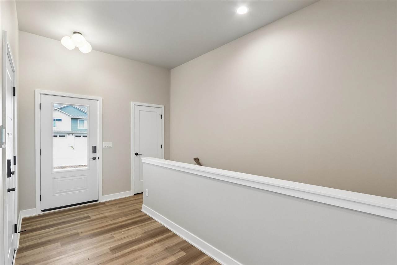 https://bt-photos.global.ssl.fastly.net/cedarrapids/1280_boomver_1_2602845-2.jpg