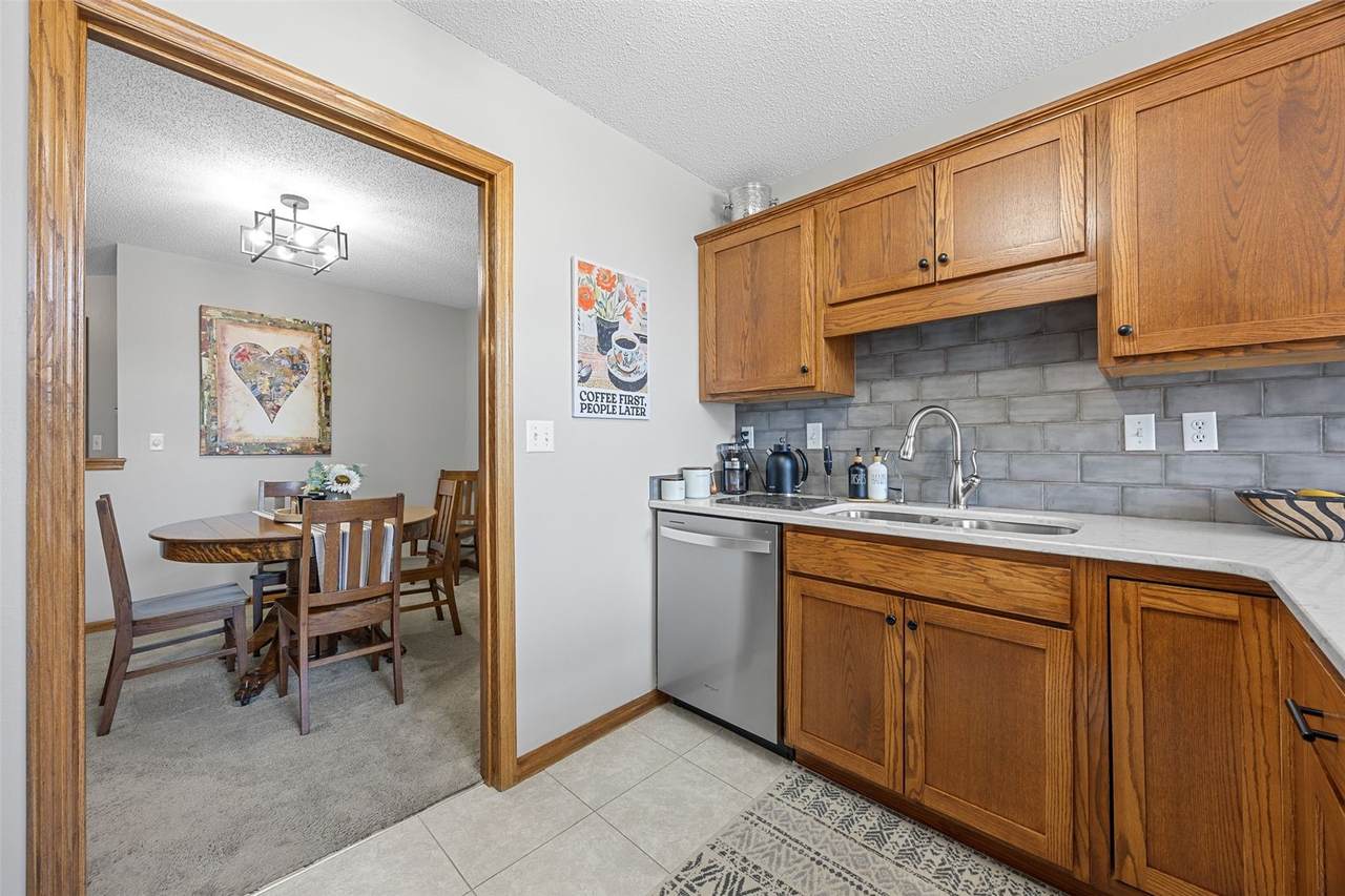 https://bt-photos.global.ssl.fastly.net/cedarrapids/1280_boomver_1_2602877-2.jpg
