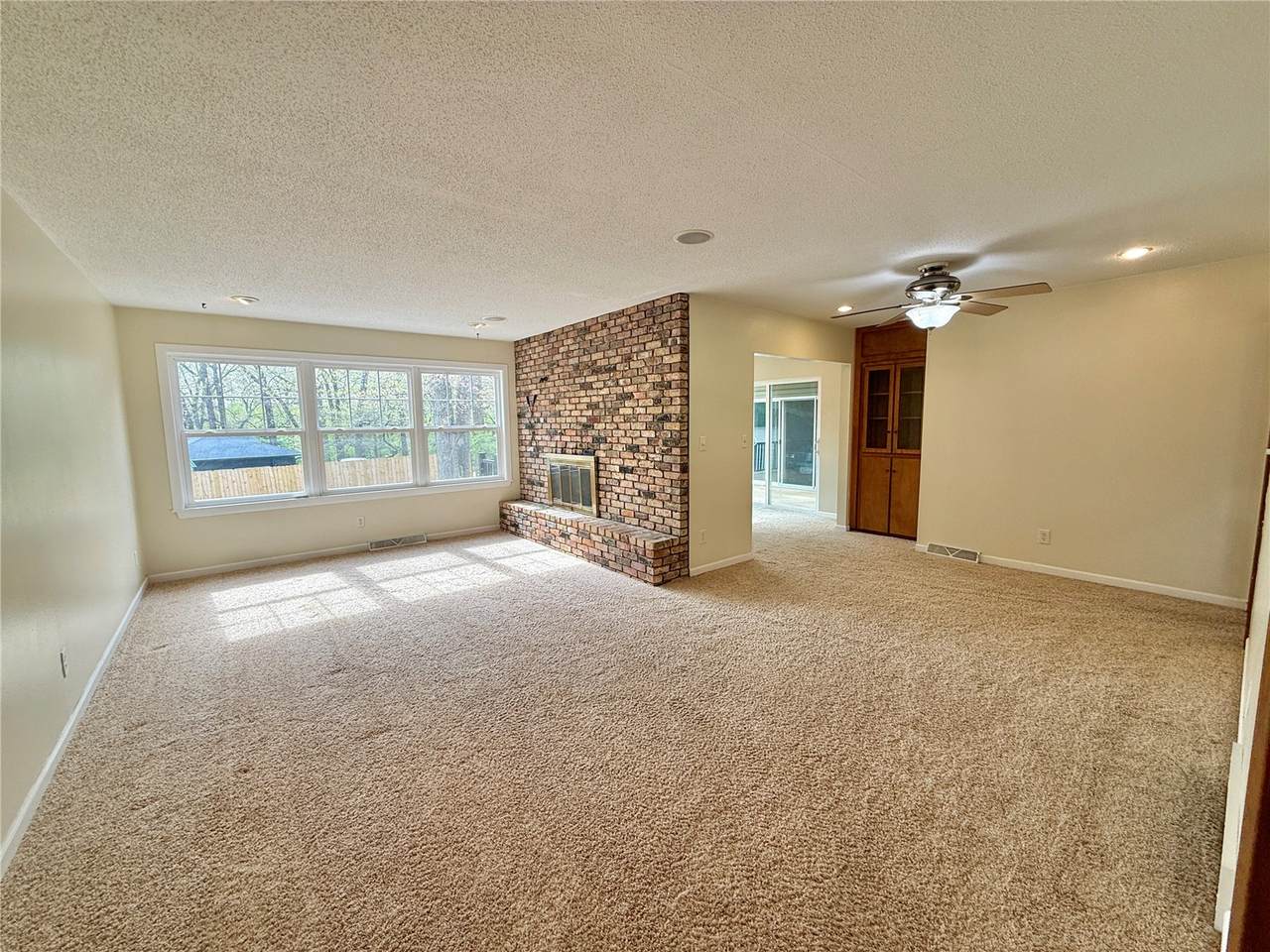 https://bt-photos.global.ssl.fastly.net/cedarrapids/1280_boomver_1_2603051-2.jpg