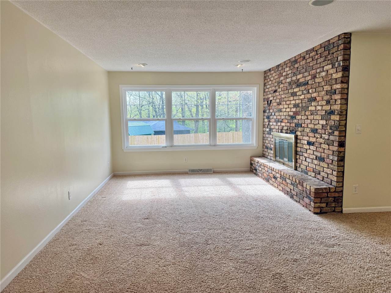 https://bt-photos.global.ssl.fastly.net/cedarrapids/1280_boomver_1_2603051-2.jpg