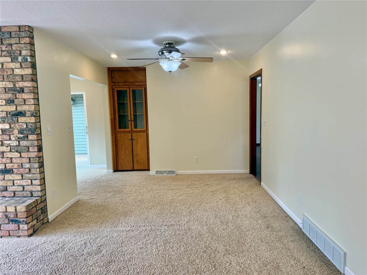 https://bt-photos.global.ssl.fastly.net/cedarrapids/1280_boomver_1_2603051-2.jpg