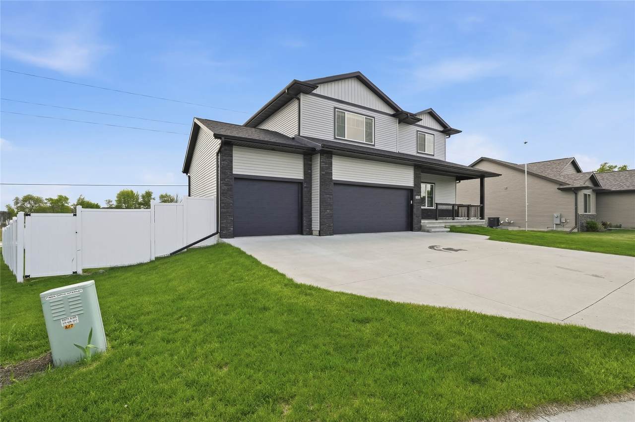 https://bt-photos.global.ssl.fastly.net/cedarrapids/1280_boomver_1_2603065-2.jpg