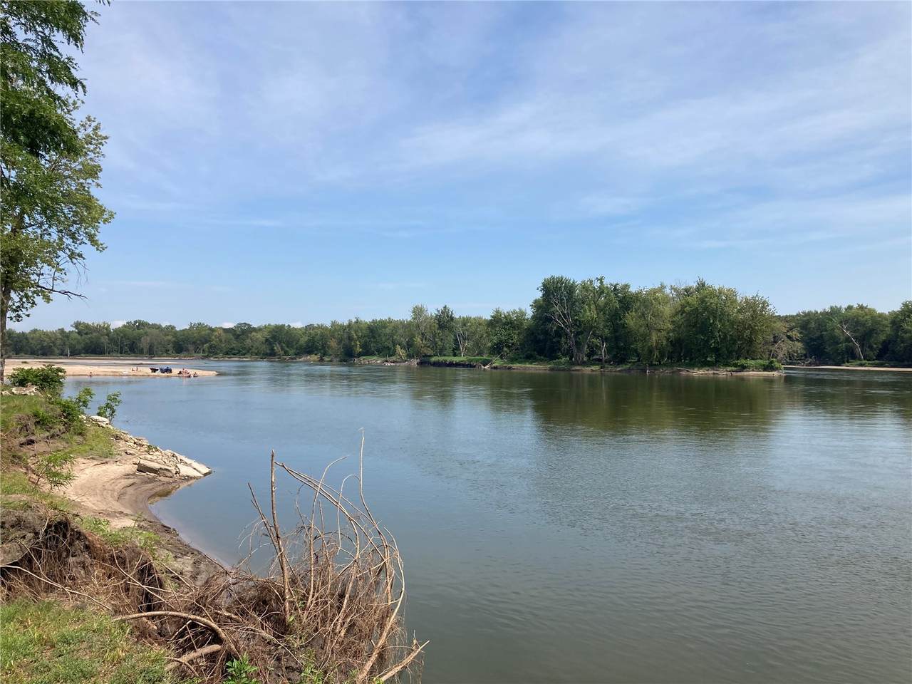 https://bt-photos.global.ssl.fastly.net/cedarrapids/1280_boomver_1_2603120-2.jpg