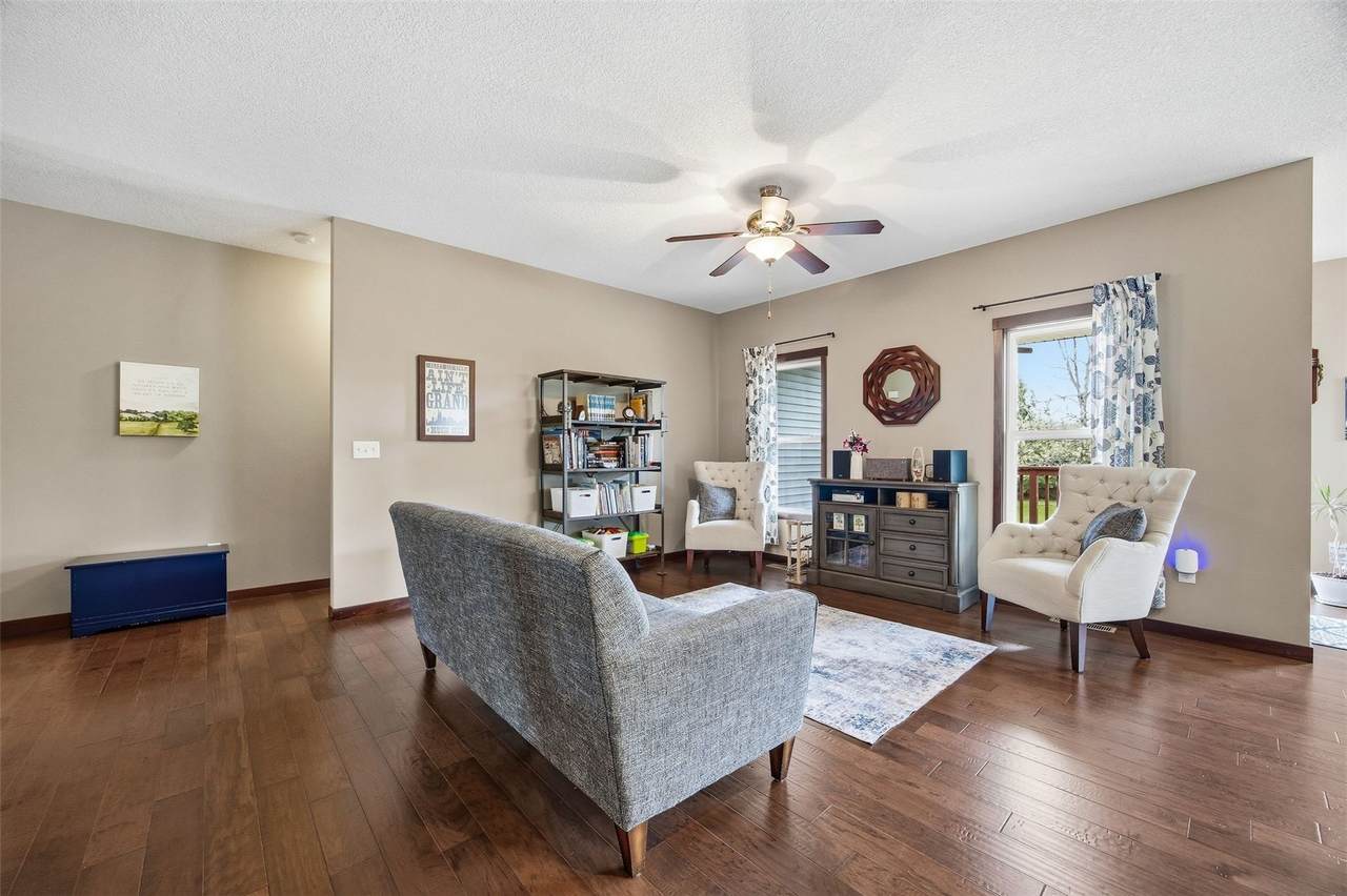 https://bt-photos.global.ssl.fastly.net/cedarrapids/1280_boomver_1_2603164-2.jpg