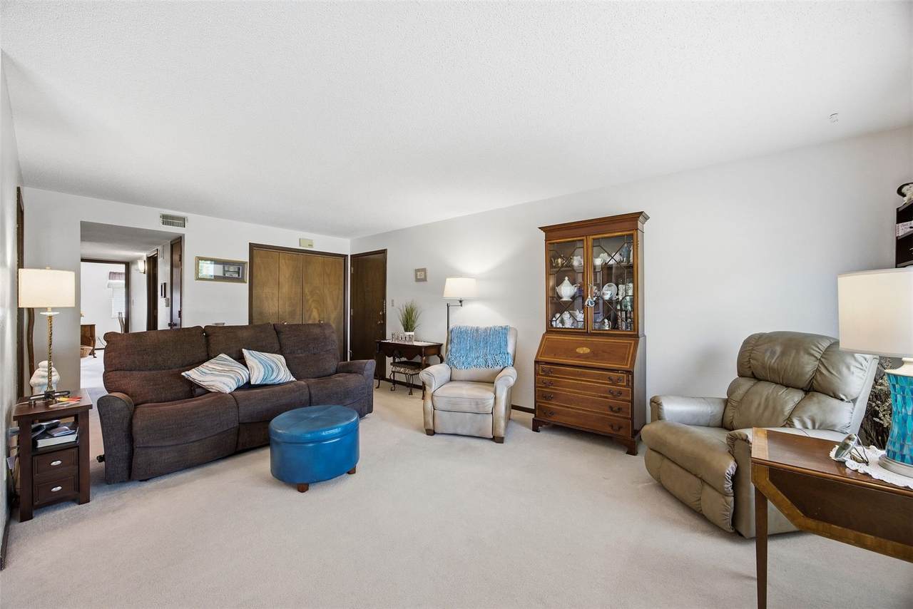 https://bt-photos.global.ssl.fastly.net/cedarrapids/1280_boomver_1_2603195-2.jpg