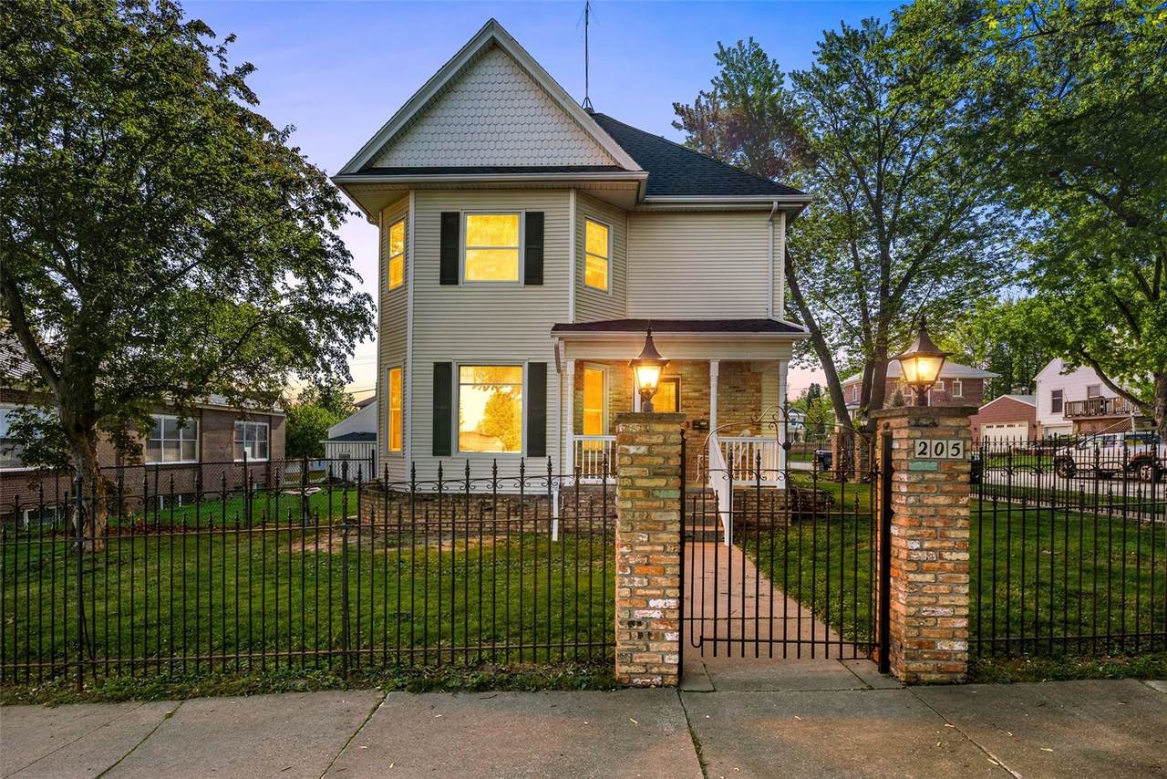 205 Ford Street - Photo 1