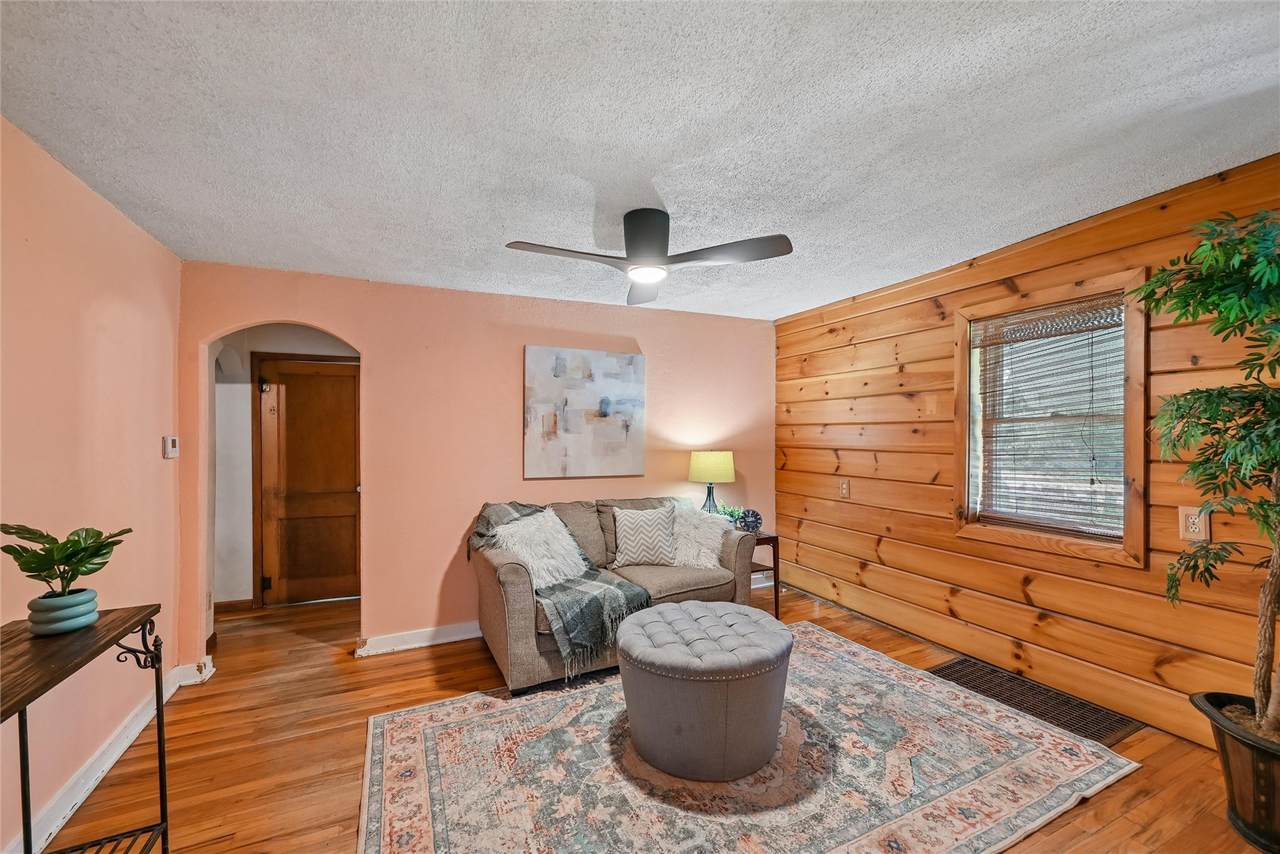 https://bt-photos.global.ssl.fastly.net/cedarrapids/1280_boomver_1_2603279-2.jpg