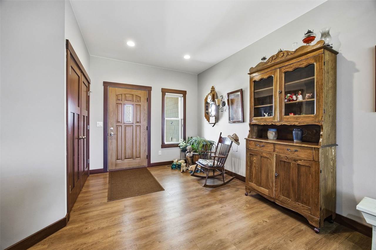 https://bt-photos.global.ssl.fastly.net/cedarrapids/1280_boomver_1_2603320-2.jpg