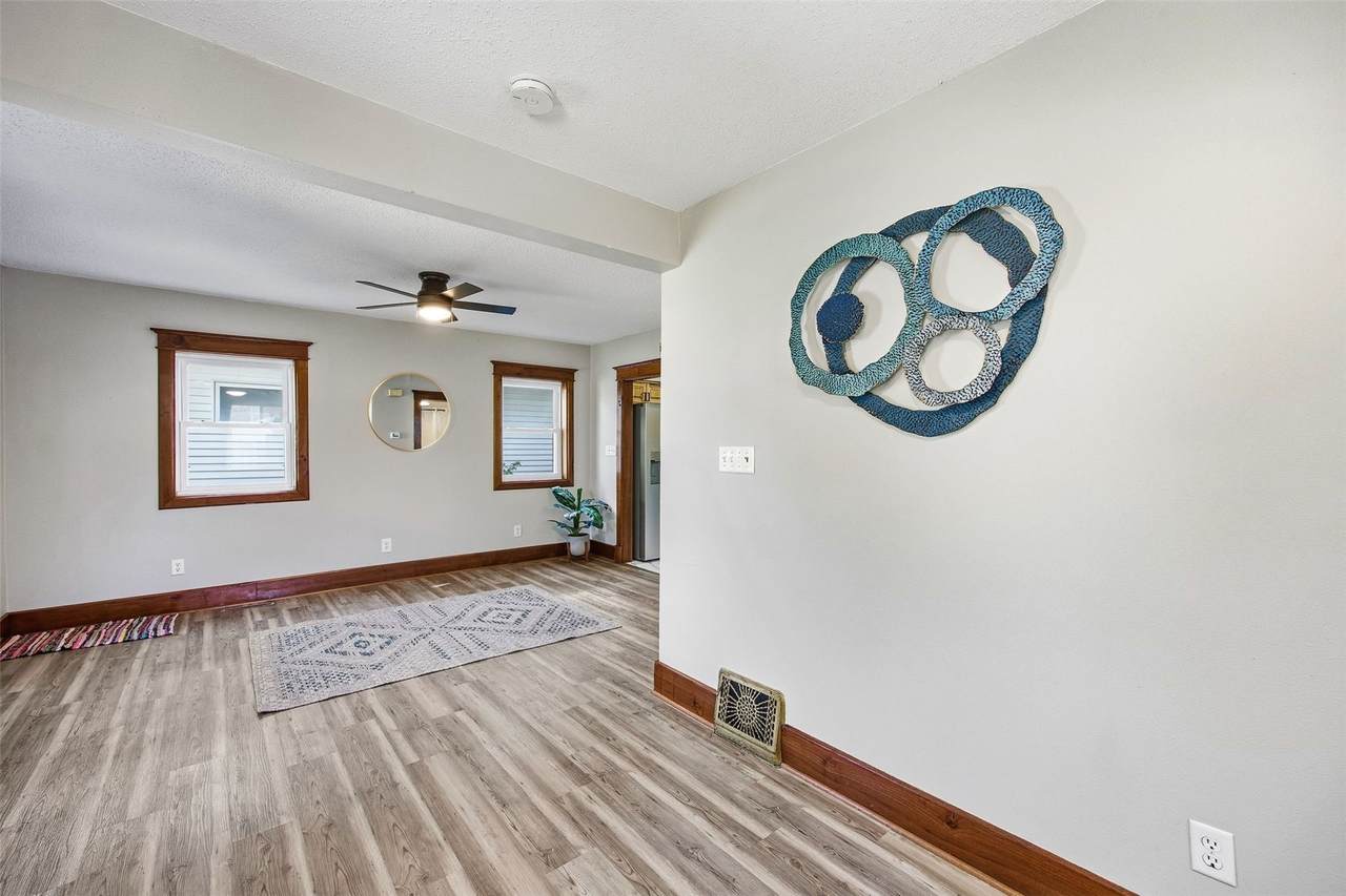 https://bt-photos.global.ssl.fastly.net/cedarrapids/1280_boomver_1_2603374-2.jpg