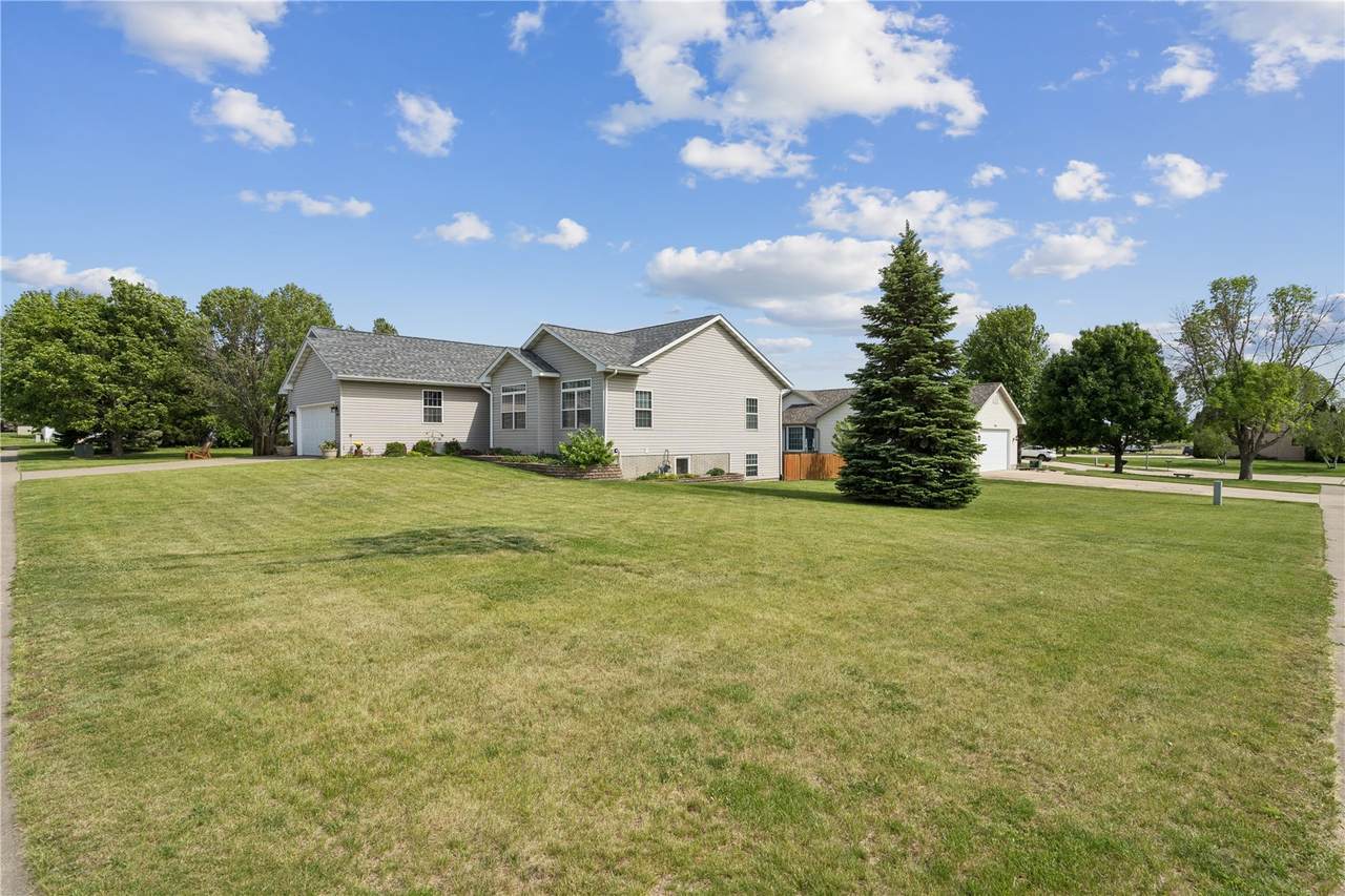 https://bt-photos.global.ssl.fastly.net/cedarrapids/1280_boomver_1_2603378-2.jpg