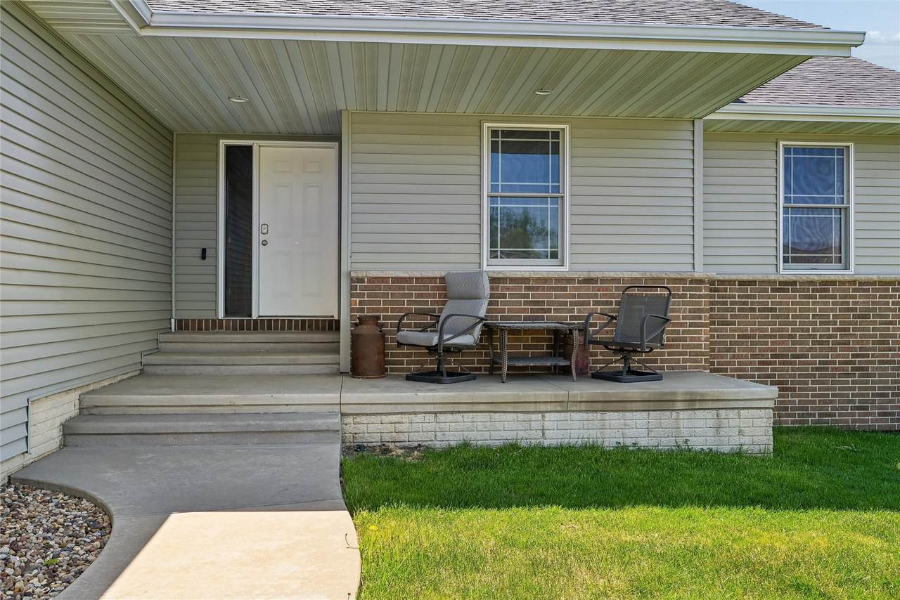 https://bt-photos.global.ssl.fastly.net/cedarrapids/1280_boomver_1_2603444-2.jpg