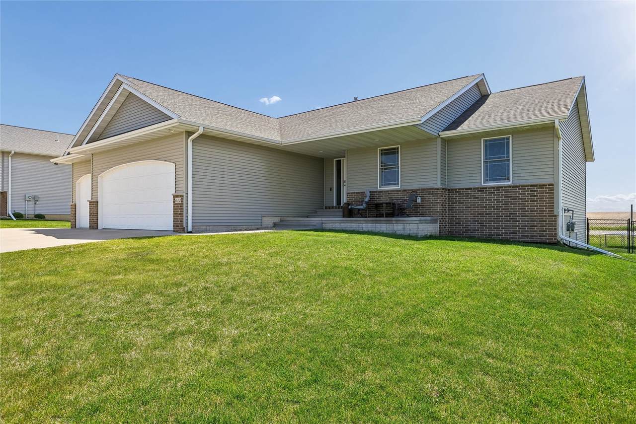 https://bt-photos.global.ssl.fastly.net/cedarrapids/1280_boomver_1_2603444-2.jpg
