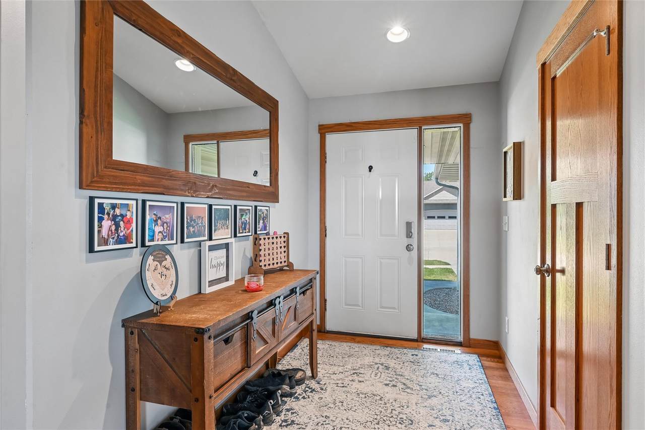 https://bt-photos.global.ssl.fastly.net/cedarrapids/1280_boomver_1_2603444-2.jpg