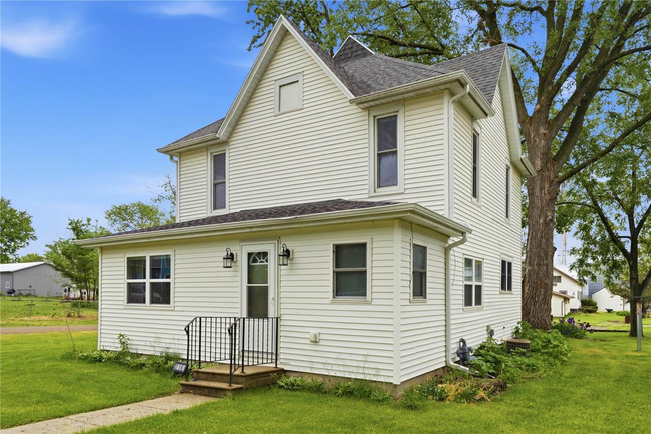 216 Lewis Street - Photo 1
