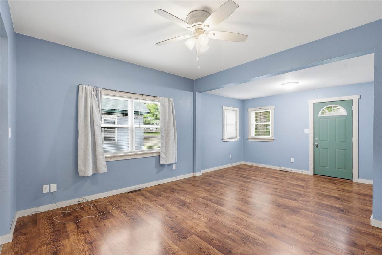 https://bt-photos.global.ssl.fastly.net/cedarrapids/1280_boomver_1_2603465-2.jpg