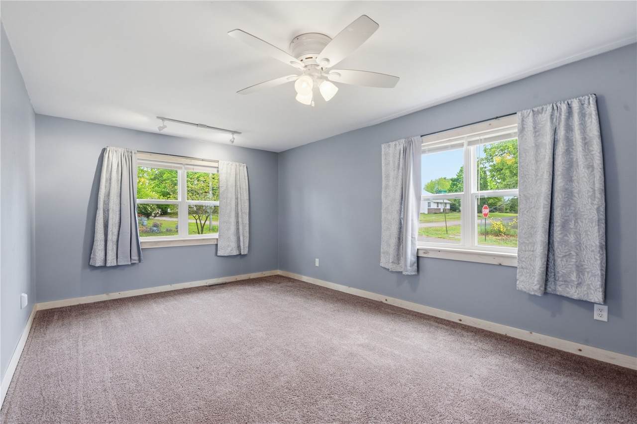 https://bt-photos.global.ssl.fastly.net/cedarrapids/1280_boomver_1_2603465-2.jpg