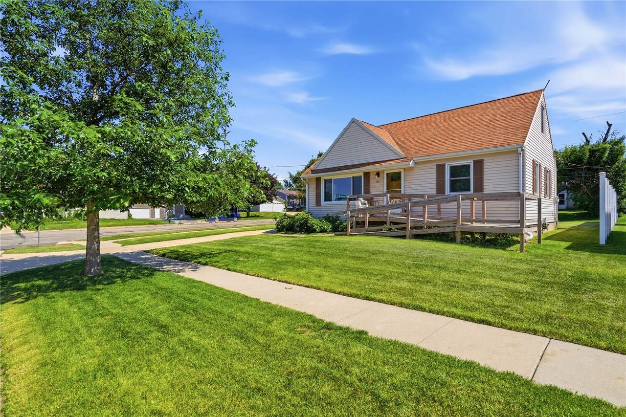 https://bt-photos.global.ssl.fastly.net/cedarrapids/1280_boomver_1_2603467-2.jpg