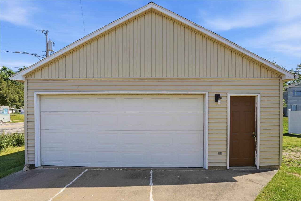 https://bt-photos.global.ssl.fastly.net/cedarrapids/1280_boomver_1_2603467-2.jpg