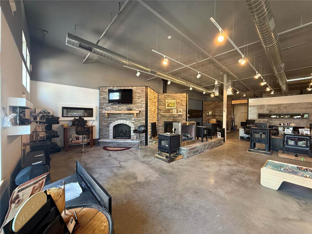 https://bt-photos.global.ssl.fastly.net/cedarrapids/1280_boomver_1_2603543-2.jpg